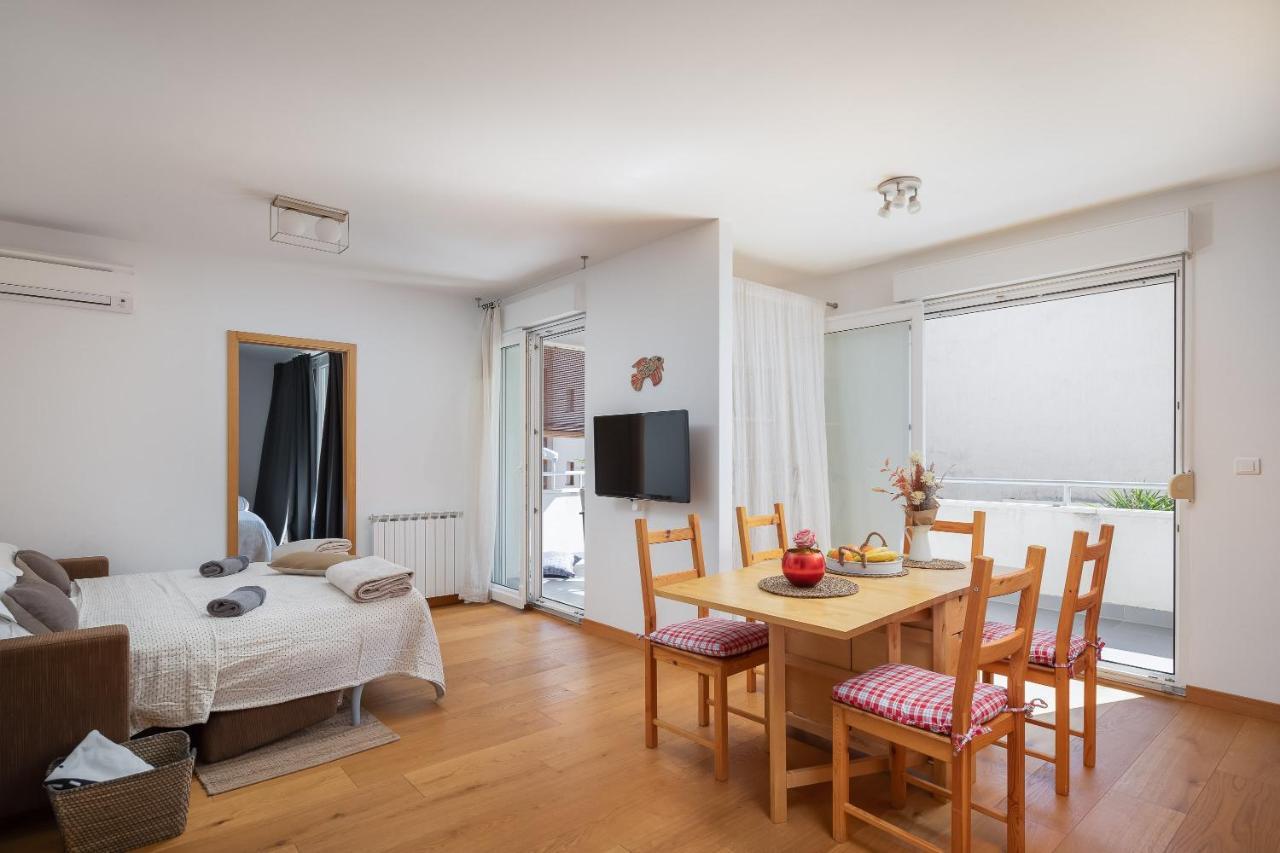 Modern Apt With Terrace 4 Min Walk To The Beach 斯普利特 外观 照片